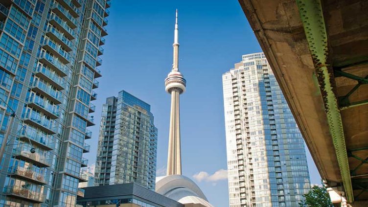 Corporate real estate building in toronto